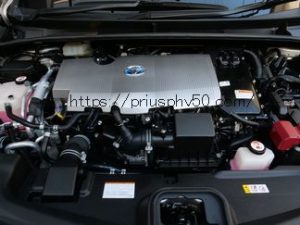 プリウスPHV52のエンジンルーム画像です