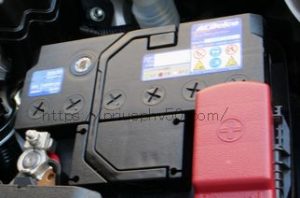 プリウスPHV50純正補機バッテリー画像